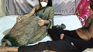 Desi Indian Bhabhi in Saree XXX Videos Fucking Hard by Boyfriend
