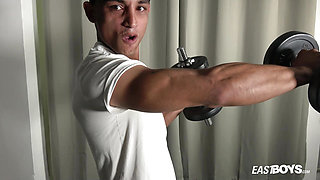 Showing off hot muscular body of gypsy boy Ignacio Ramos