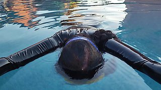 Swimming and Holding My Breath in Very Cold Water