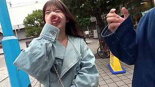 美形の清純派美女がパンティの中にローターを入れて欲しい願望、パイパンで感じる