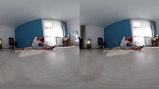 Lissared Does Gymnastic - Solo Model Flexible Naked Yoga