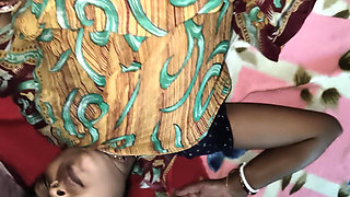 Mera Hot Bhabhi Ke Sath Aaj Bedroom Ke Andar Chudai in Hindi Couples