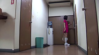Amateur Asian Lady blowjobs and jerking