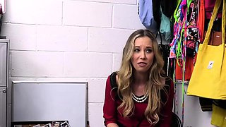 Married milf thief gets on her knees to avoid jail