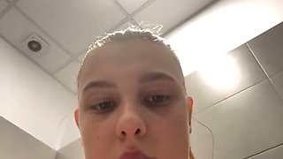 Squirting and Masturbate in the Gym