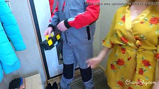 Hot MILF Oxana Gives Lucky Plumber a Blowjob & Cumshot - Big Ass Housewife Tease