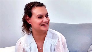 Pam takes the sun in Nîmes! - Jacquie et Michel TV