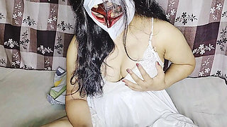 Sister-in-law alone at home put something big in pussy