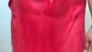 Indian Beautiful Hot Aunty Bathing and Masturbating