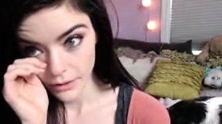 Brunette Solo Webcam Masturbation