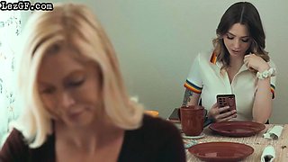 Brunette lesbian babe pussyeaten by GF