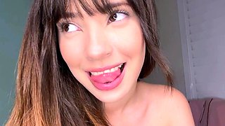 Latina Teen Plays With Her Huge Ass On Webcam