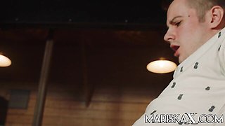 Mariska X - glasses porn