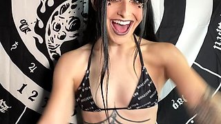 Cute amateur webcam teen girl toying pussy on webcam