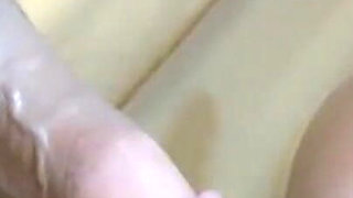 بس يطلعو اهلي بنيكني وبيلحس كسي