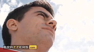 Brazzers - Hot Stepmom Sally Gives Jordi A Dirty Bath & Takes His Big Cock Deep