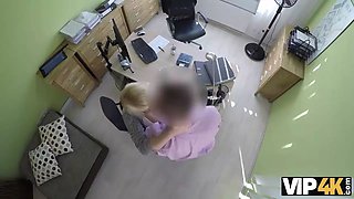 Vip4k. blondes fraulein hat sex wool bargeld mit hubschen kredit-agent