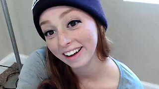 Amateur Webcam Teen Masturbates And Teases