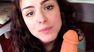 Molly Darling - A Whore's Guide To Dinner Parties
