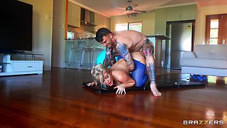 Savannah's Anal Yoga Free Video With Savannah Bond  & Gabriel Trigger - Brazzers