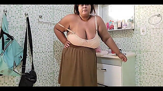 Stepmother Receives a Super Cum on the Face From Her Stepson