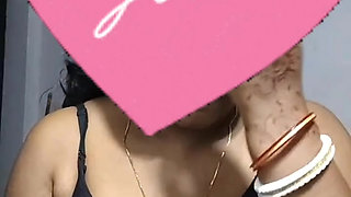 Desi Cute girls live showing body new viral hot video