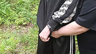 Stepmom gives deep throat blowjob in park and swallows all cum - Zona901
