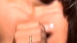 Annalisa is an amateur teen babe fucking the toy