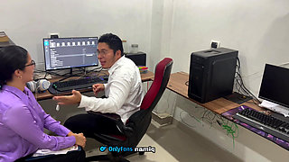 Boss fucks his employee secretary is dominated, fucked hard, squirt on the boss's face!