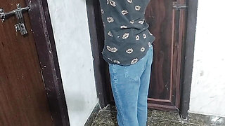 Step sister ko nanga kar ke pel diya
