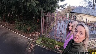 Nikky Dream squirts while getting fucked on a bus in traffic