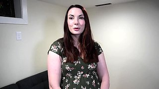 Redheaded sexbomb in foot fetish masturbation