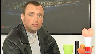 Chubby short hair chick is toying her hairy cunt at the casting