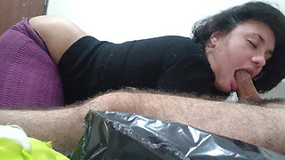 GYM BLOWJOB, SHE ARRIVES THIRSTY FOR A WET BLOWJOB