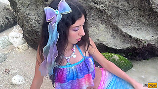 I Met a Beautiful Mermaid on an Island and Gave Her Legs so That