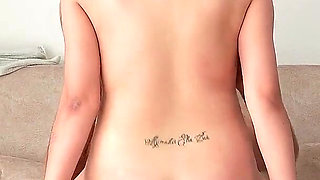 Horny Neighbor Comes to My House to Take a Bath and We End up Fucking in the Middle of Tiktok Live