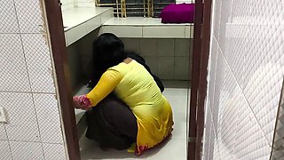 I see my aunty cleaning the room After that I hugged her and started fucking her ass
