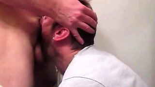 Gorge Profonde  Amateur prend une grosse bite en gorge prof