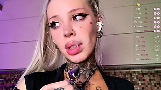 Big boobs webcam slut toys her asshole