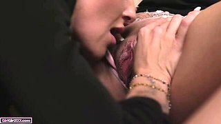 Scissoring lesbian session with hot Andi Avalon and Madelynn May
