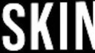 Mr Skin's Answering the Door Nude Celebrity Clips