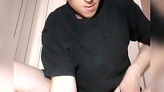 An Attractive Twink's Intense Anal Jumping Resulted in an Anal Orgasm and Cum Flowing Without Hands