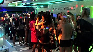 Let It Flow VII BIG toy edition Black and Ebony