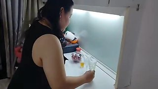 Hot Sexy Wife Make Cocktail With Pee