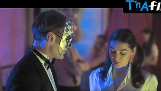 Anamaria Vartolomei Bootie, Titties Sequence in Reostat