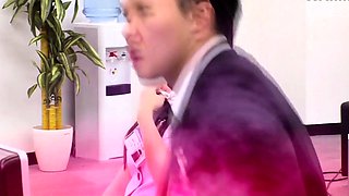 Bitch gives wam blowjob and handjob in pov scene