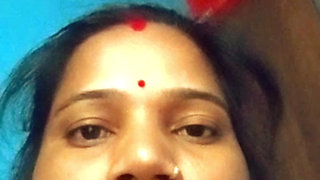 Mera boyfriend ne mujhe dekh ke muthi mara