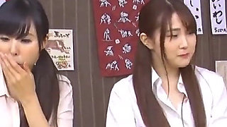 Two Mature Women Who Walk Into the Izakaya, a Hotspot for Hookups 3-2