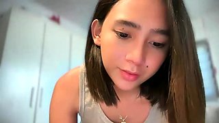 Amateur Blonde Teen Plays Solo with Toy Webcam Porn