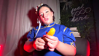 Amateur Playing with Pussy